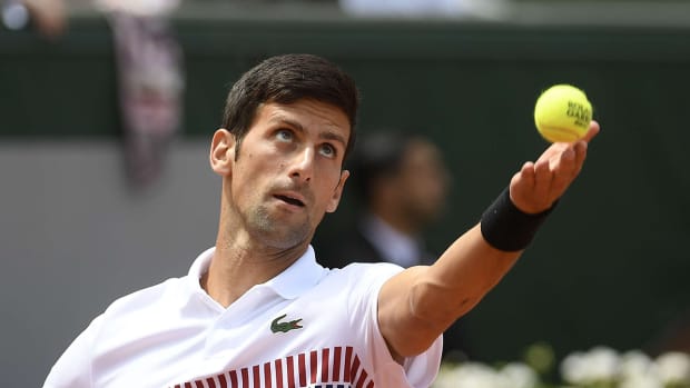 novak-djokovic-roses-women-locker-room.jpg